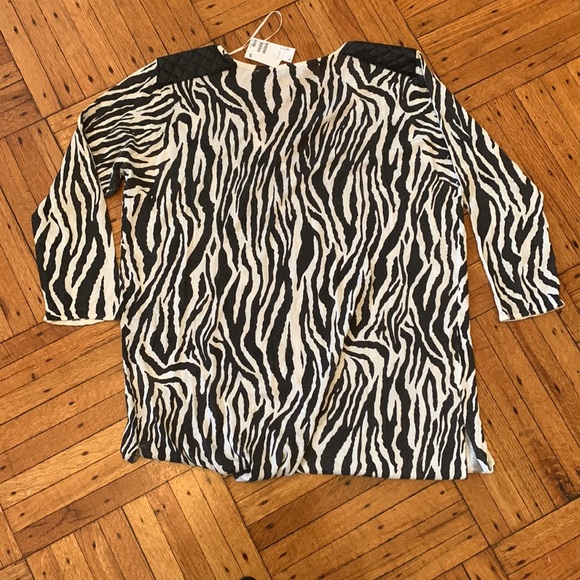 H&M brand new top. - Picture 2 of 5